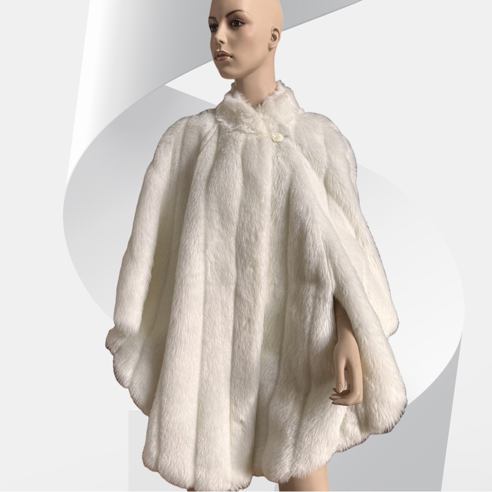 Scandinavia White Faux Fur Lined Cape OS NWOT